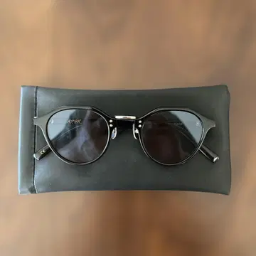 A.D.S.R. SATCHMO SHINY - BLACK