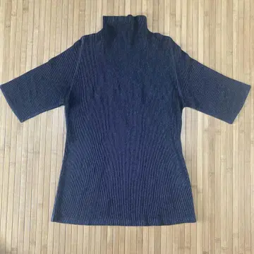 플리츠 프리 그레이 반팔