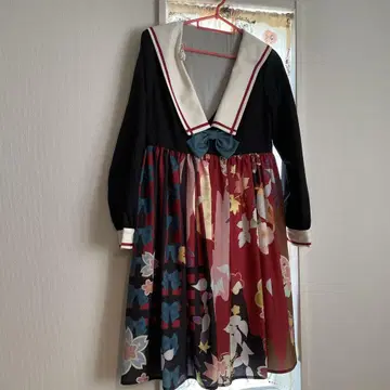 세일러 칼라 꽃무늬 롱 원피스