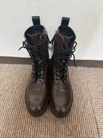 ZARA 브라운 통굽 부츠 지퍼