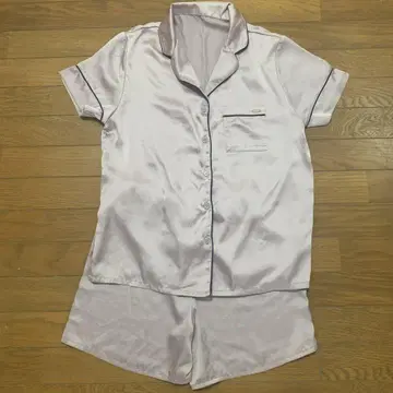 츄츄안나 새틴 파자마