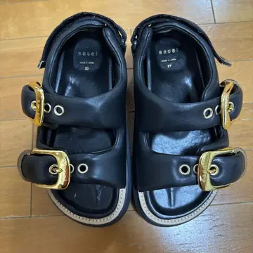 24SS sacai 블랙 샌들 37