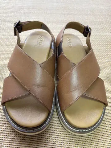 KEEN 라나 크로스 스트랩 24cm
