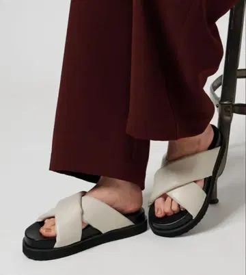 UNITED ARROWS 크로스 밴드 샌들