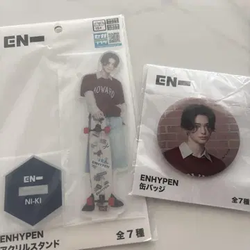 ENHYPEN 니키 아크릴 스탠드 & 캔뱃지 세트
