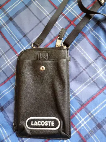 LACOSTE 블랙 스마트폰 숄더백