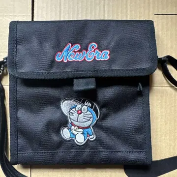 NEWERA 도라에몽 콜라보 파우치 새상품급