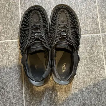 KEEN 유니크 샌들