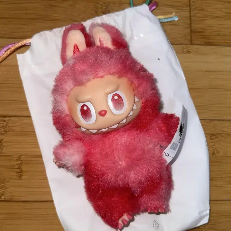正規品 LABUBU LOVE 即購入OK Labubu Love (Authentic) on Bunjang Global Site.