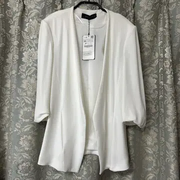 새상품 13,990엔 ZARA 자라 화이트 노카라 자켓 XS
