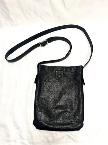 퍼블릭 도쿄 가죽 사코슈 블랙 백 남성용 검정 가방 가죽 의류