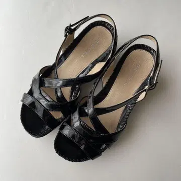 REGAL 블랙 웨지 샌들 22.5cm