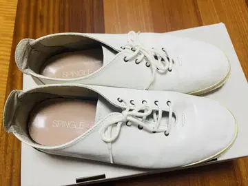 스핑글무브 화이트 플랫슈즈 SS