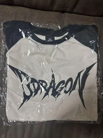 G-DRAGON 래글런 롱티 지용 티셔츠 블랙