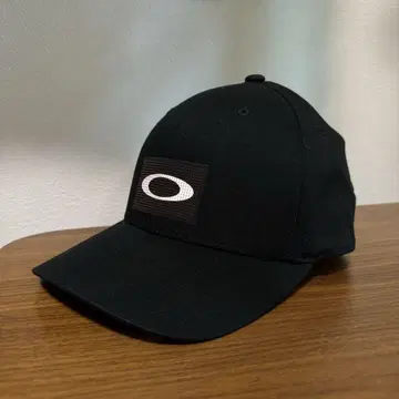 OAKLEY 블랙 캡 로고 러버 Flexfit