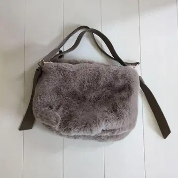 베이지 그레이지 퍼 백 2WAY 성숙 큐트