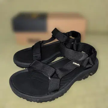 Teva 블랙 스포츠 샌들