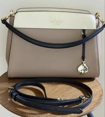 Kate Spade 숄더백 베이지색과 화이트
