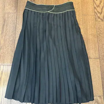 green/HYKE 블랙 플리츠 스커트