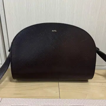 APC 백 하프문
