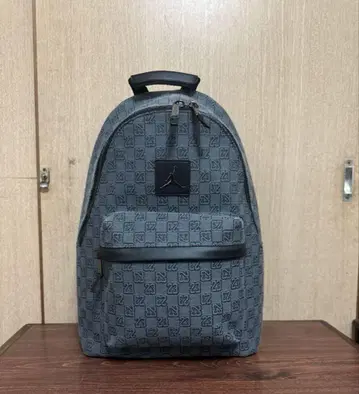 Jordan 모노그램 백팩 다크 그레이