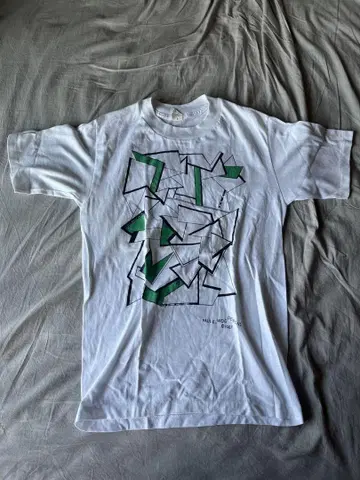 used Tee 80's vintage champion russell