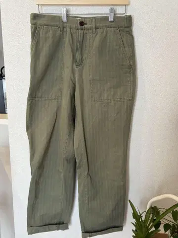 Lacoste 올리브 그린 치노 팬츠