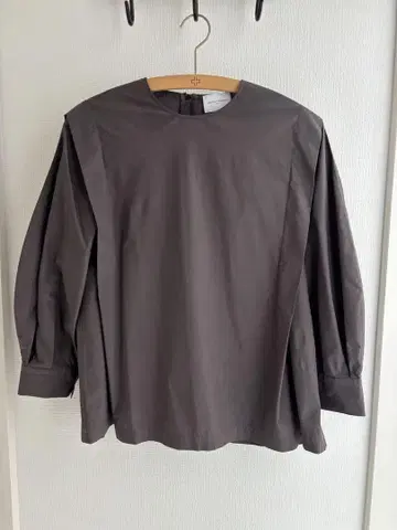 UNITED ARROWS 다크 브라운 긴팔 블라우스