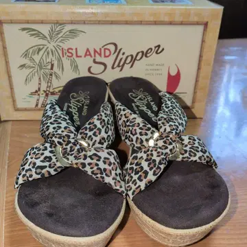 Island Slipper 레오파드 무늬 뮬