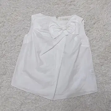 Chesty 체스티 리본 상의 화이트 워셔블