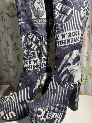 HYSTERIC GLAMOUR 프린트 부츠 네이비 통굽 에모이