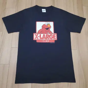 XLARGE x 세서미 스트리트 콜라보 로고+캐릭터 프린트 티셔츠