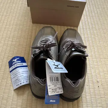 미사용 새상품 미즈노 워킹 가죽 스니커즈 23 미사용