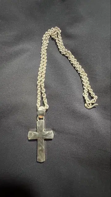 가르니 크로스 목걸이 새상품급