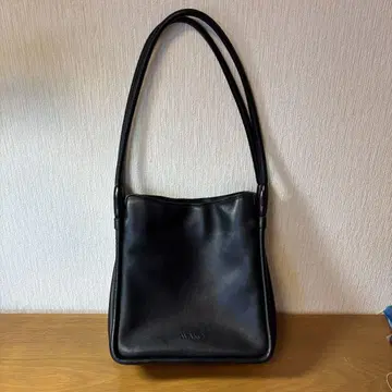 [새상품급] WAKO 와코 세미 숄더백 가죽 스퀘어 블랙