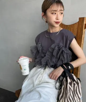 nenom 멀티 WAY 뷔스티에풍 튤 프릴 도킹 슬리브리스 T셔츠