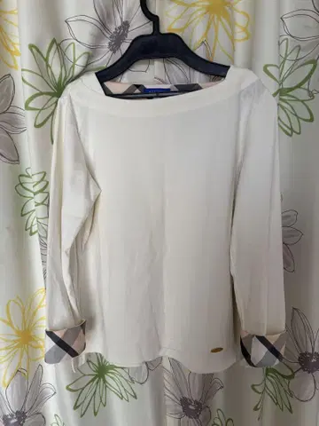 BLUE LABEL CRESTBRIDGE 긴팔 티셔츠 아이보리