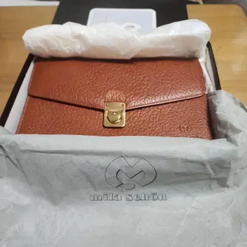 브라운 가죽 플랩 백