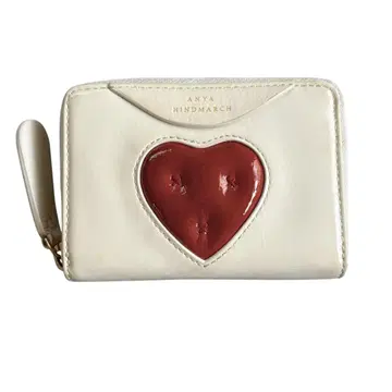 안야 힌드마치 CHUBBY HEART 미니 지갑 에나멜 가죽 하트