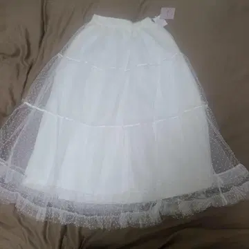 택 달린 미사용 에블린 도트 무늬 튤 스커트