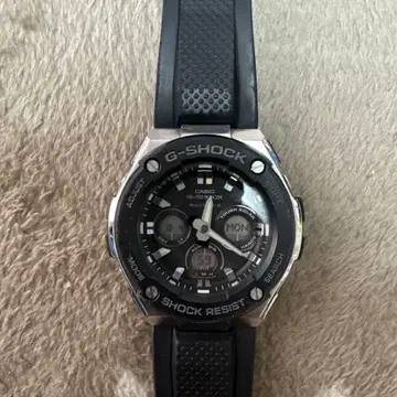 카시오 G-SHOCK GST-w300