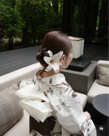 유리 머리 장식