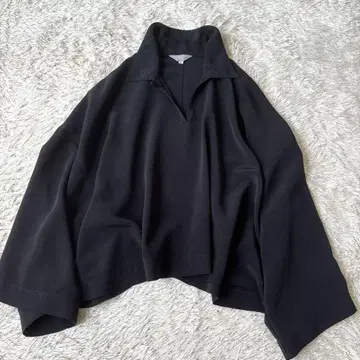 스키퍼 옷깃 토쿠코프리미에볼 오버 사이즈 블라우스 블랙 넉넉한 핏