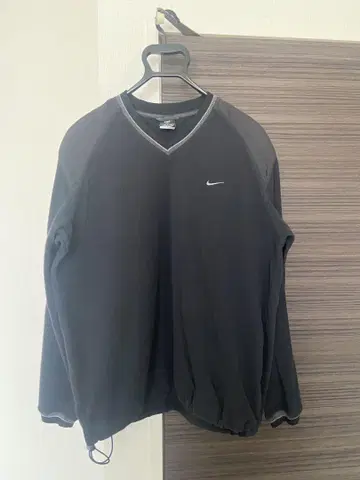 Nike 블랙 긴팔 스웨터 L 사이즈