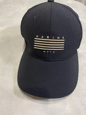 MUTA MARINE (무타 마린) 캡 블랙 x 금