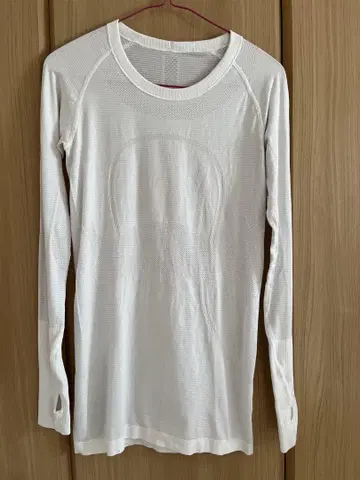 Lululemon 룰루레몬 화이트 긴팔 M 사이즈 정도