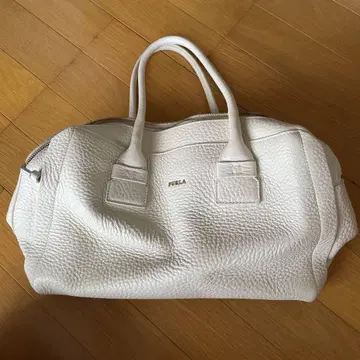 FURLA 화이트 가죽 보스턴 백