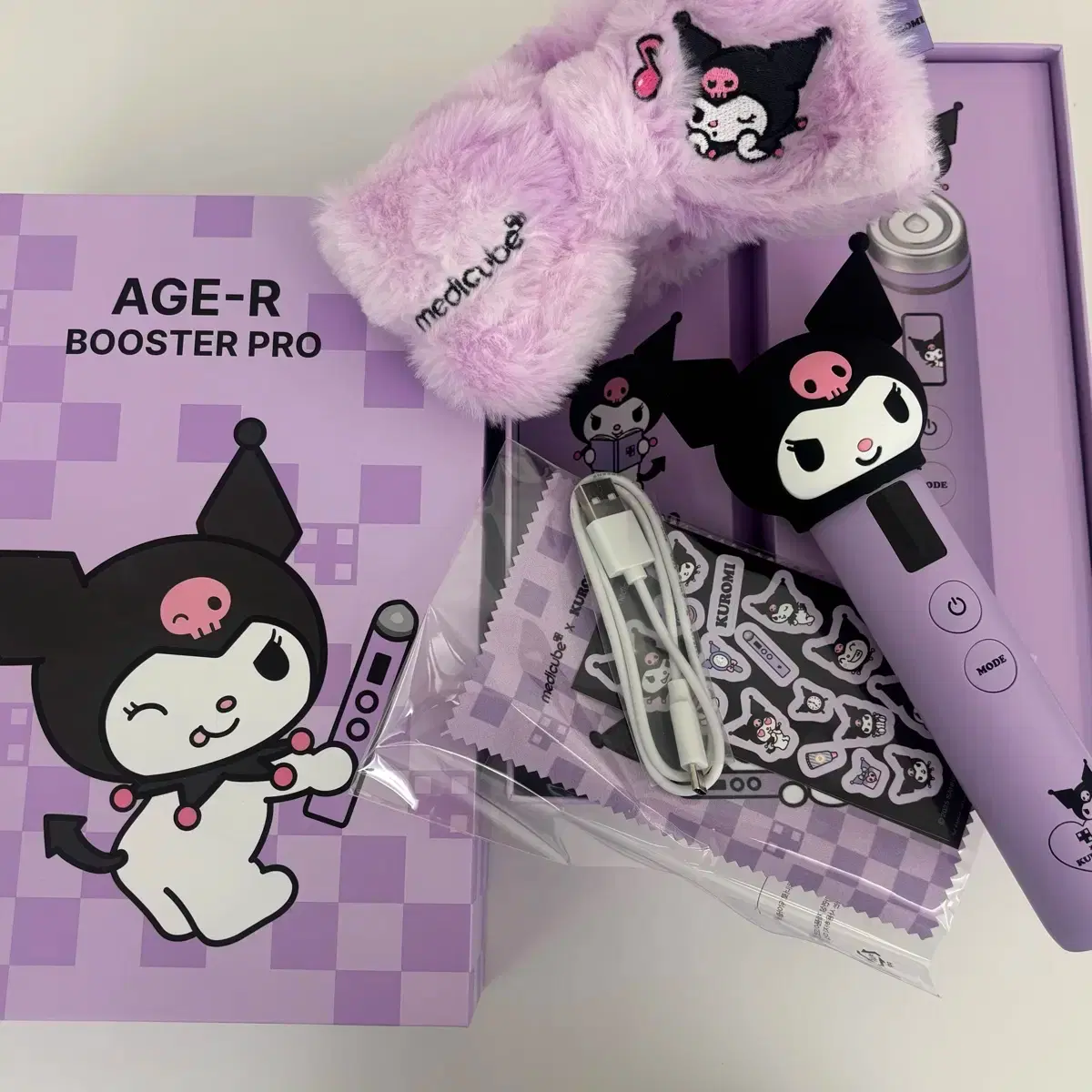 AGE-R BOOSTER PRO ハローキティデザイン Medicube AGE-R Booster Pro