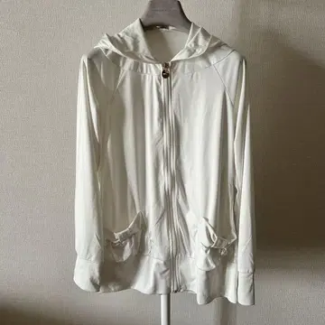 질스튜어트 래쉬가드 화이트 후드 부착 후드티