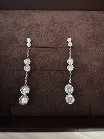 JEWELRY TSUTSUMI 흔들리는 귀걸이 다이아몬드풍